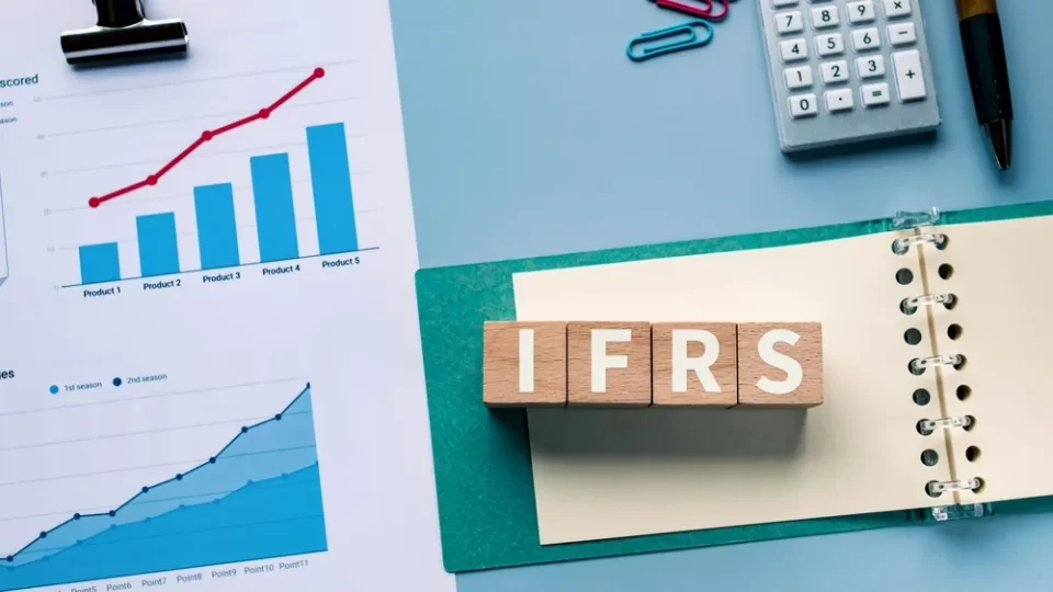 IFRS（国際財務報告基準）とは？日本基準との違いや導入するメリット