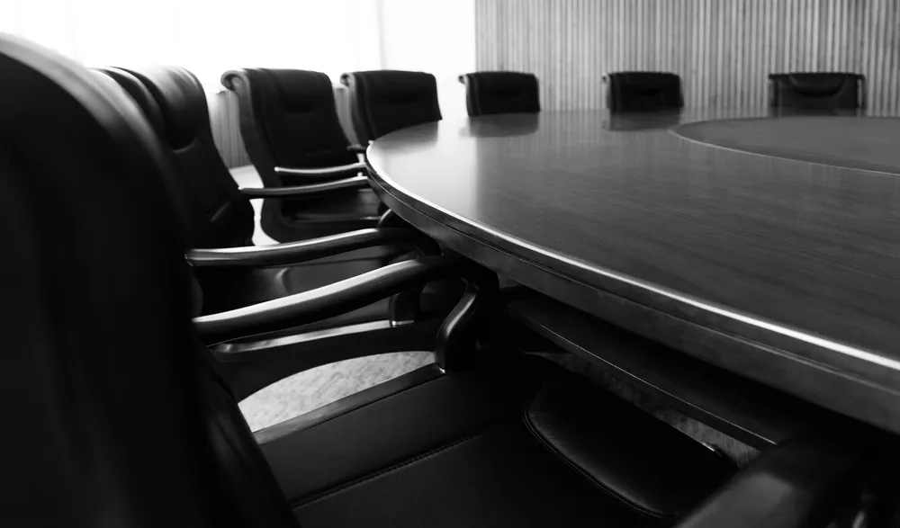 取締役とは？役割や他役員との違い、責任の範囲や給与体系について解説